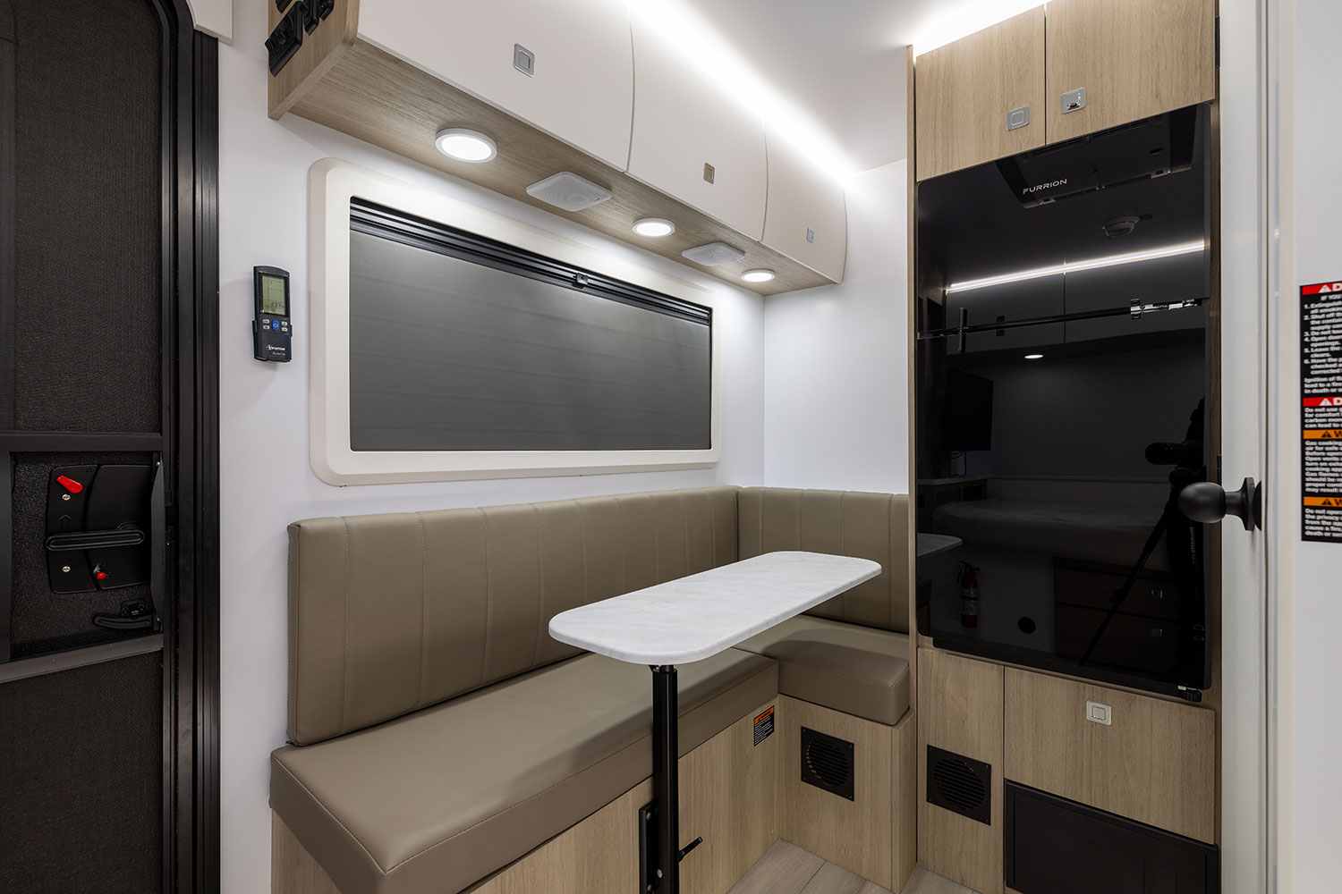 Pause Rv Overlander Modèles Pause Overland WBA - VR tout terrain premium